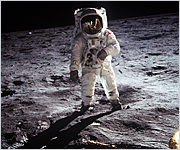 Aldrin na m�s�ci 