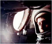 Charles Conrad na palub� gemini 5